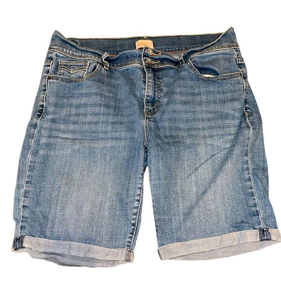 Women's Levi's 515 Bermuda Style Mid-Rise Denim Jean Shorts - Size 16 - Picture 1 of 5